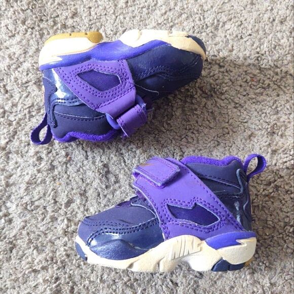 Nike Diamond Turf 2 (TD) Toddler/Infant Sneakers Sz 2C 407913 500 Purple Gold - Picture 1 of 7